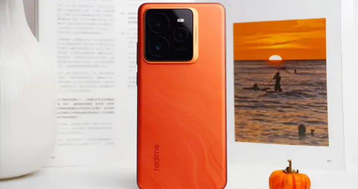 真我打響“價格戰”！驍龍8至尊+6500mAh+120倍變焦+IP69防水