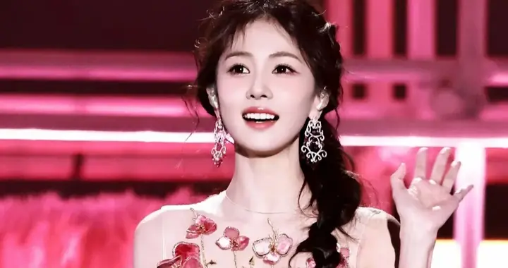 白鹿礼裙合集：简直行走的衣架子，穿什么都好看，符合大众审美