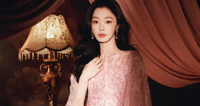 宋轶情人节硬核回应“蹭热度”质疑！别人秀恩爱，她秀的是格局！