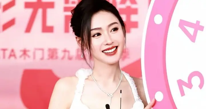 这身材状态顶顶好啊，张天爱的魔鬼身材，感性迷人！