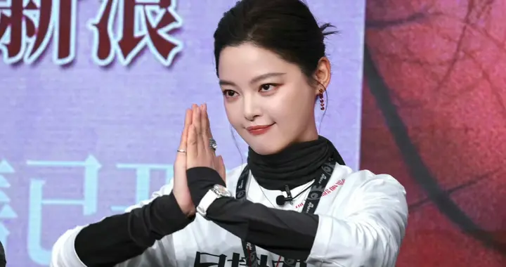 辛芷蕾完胜黄晓明！赵丽颖、杨幂争着为她新电影打call，包场较劲