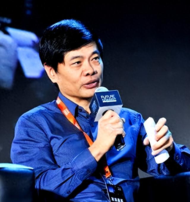 她是央视最“嚣张”的主持，怀孕赶走原配嫁入豪门，终被央视辞退