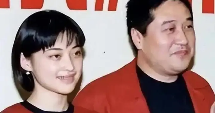 41岁名导为19岁新星抛妻弃子，净身出户后，最终晚景凄凉孤独终老
