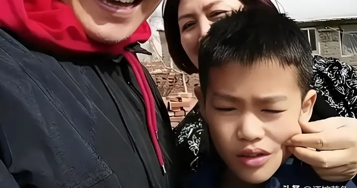 他是“反派专业户”，凭《西游记后传》走红，没戏拍时就回家务农