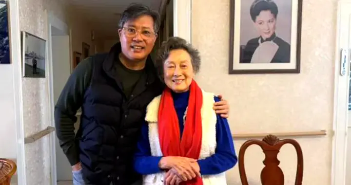 上影演员剧团看望向梅、梁波罗与于本正，让每一次相聚都暖意融融