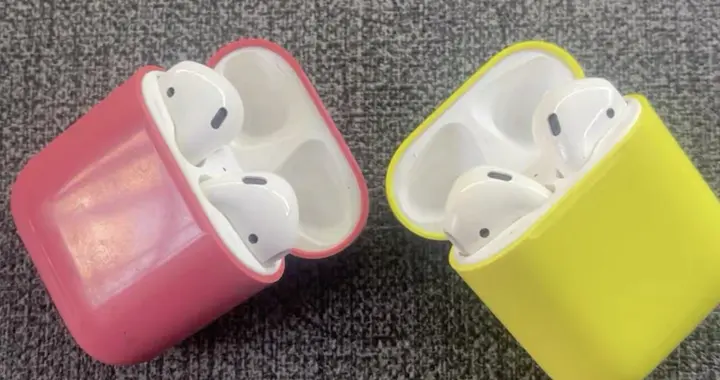 曝光的AirPods原型機顯示，蘋果曾計劃推出多彩配色方案！