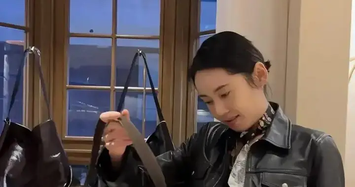 秋瓷炫回韩国扫货，买23件衣服17个包花近百万，有钱后太能买了！