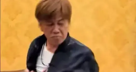 梁小龙生前常显疲态，嘴唇发黑还饮酒，为保持大侠形象一直在拼