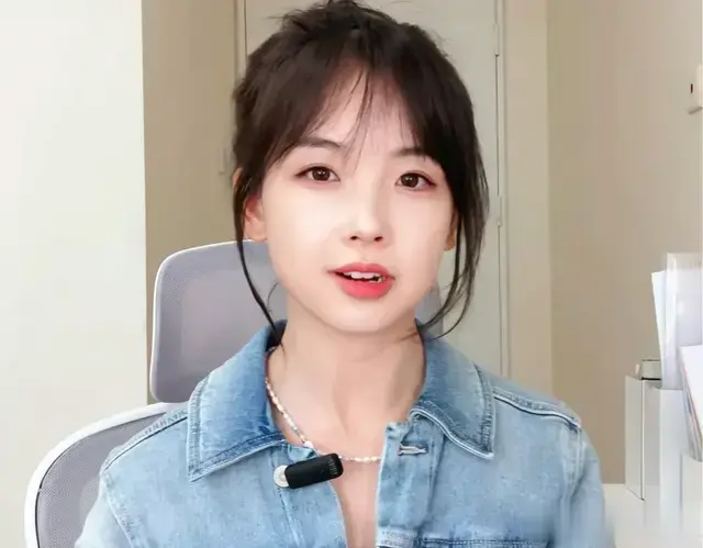 近几年见过最清纯最惊艳的女星王冰冰超可爱蓝色牛仔裤