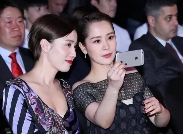 海清演的张桂梅为何被宋佳碾压，看了这张对比图，你就知道了！