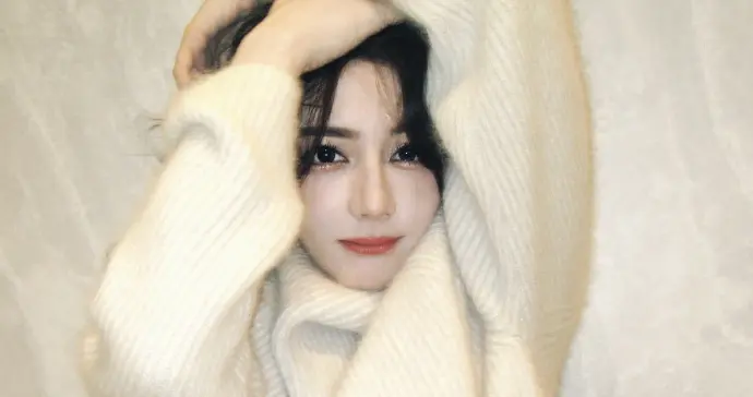 迪丽热巴“奶呼呼”穿搭刷爆热搜，这才是冬天最该学的高级穿法！