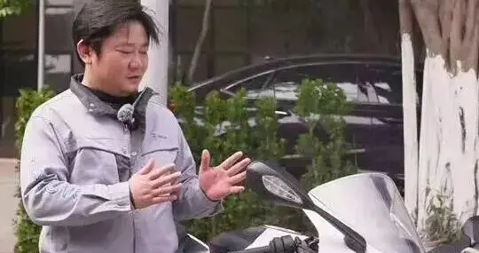 张雪情商真高！“一句话”把陈光标李亚鹏、嫣然医院皆被卷入其中