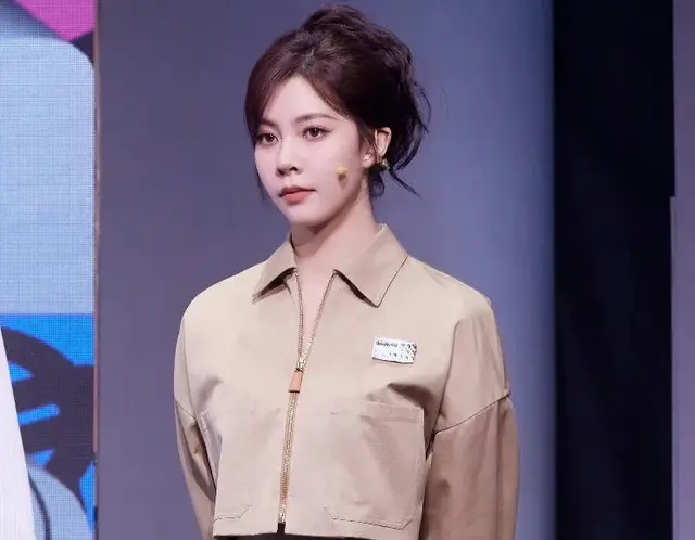 宋妍霏|宋妍霏初尝脱口秀