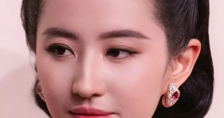 刘亦菲生图引热议！36岁近乎无法令纹，骨相美太绝