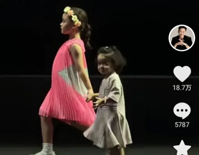 叶海洋被曝花20万让混血女儿迪奥走秀，网友说孩子没爸感觉不正常