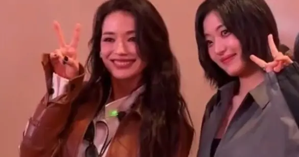 49岁舒淇和28岁孙千米兰看秀同框，无惧年龄，两大美女同框好养眼