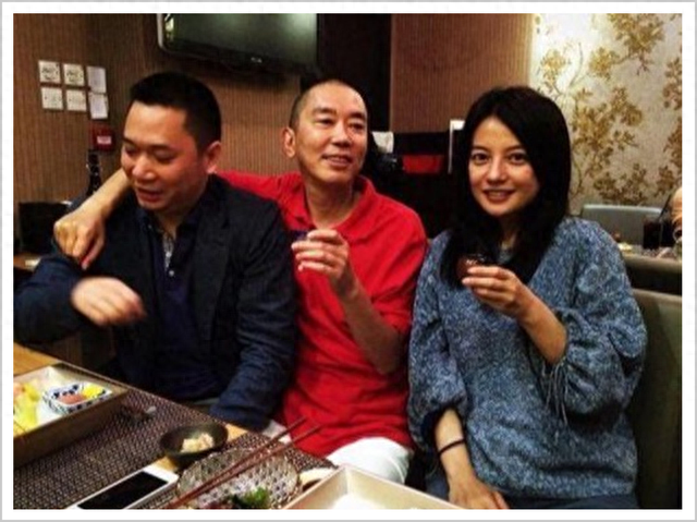 黄有龙父亲在老家去世，赵薇黄有龙均未现身！黄有龙犯了什么事？