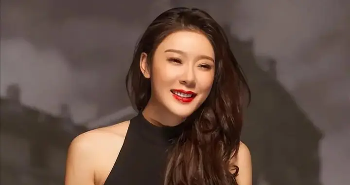 李泽楷被她迷得疯狂，林丹为她不顾孕妻，她到底有什么魅力？