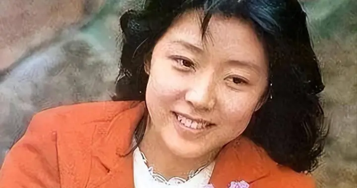 6次怀孕5次堕胎，终身不孕的她惨遭丈夫抛弃，嫁老外后被宠上天