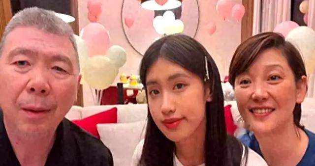 演都不演了！徐帆回应离婚传闻才4个月，冯小刚小心思藏不住了