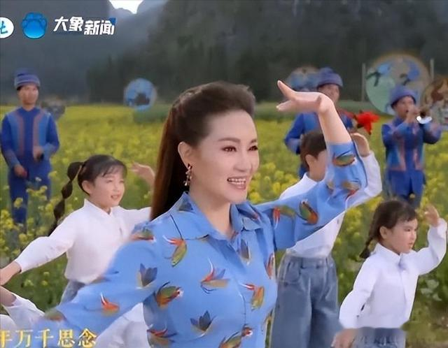 歌唱节目|她是第一位博士级歌唱家，12次荣登春晚，丈夫身价不菲也是博士