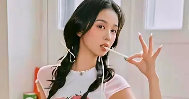 北电校花 168cm身高清丽出尘 貌美如花 倾国倾城 确实招小伙子喜欢