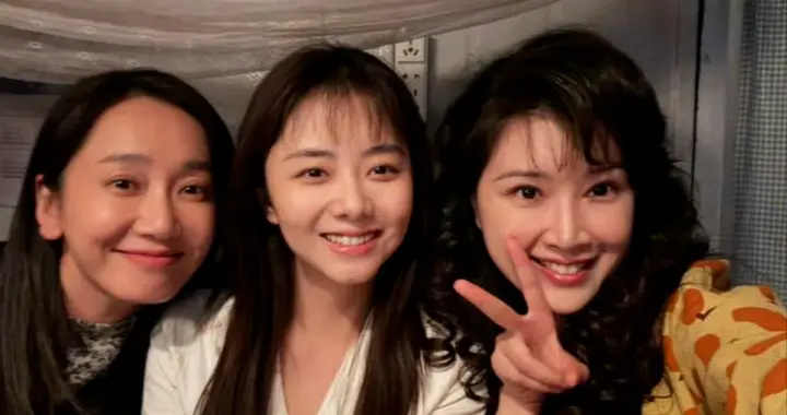 原来她是茹萍女儿，演《我的山与海》又火了，至今离异带娃住娘家