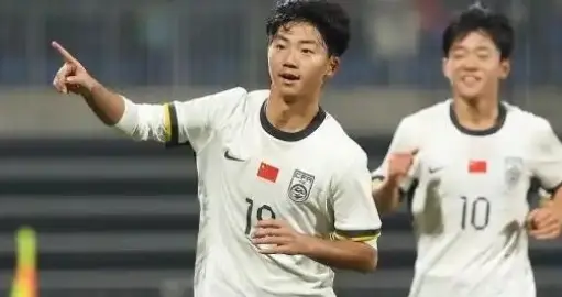 亚洲杯预选赛4比0胜巴林，董路足球小将与泰山球员特点值得深思