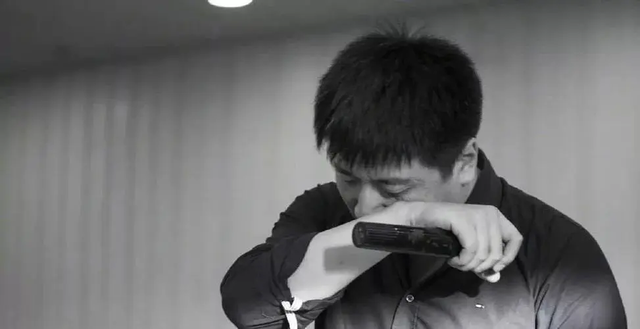 出事的张雪峰，到底得罪了谁？