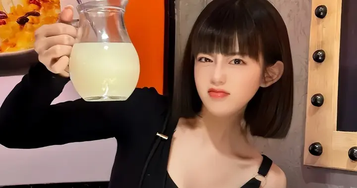 狗仔曝司晓迪靠代付过活，加一起才962块，狗仔被网友骂到破防！