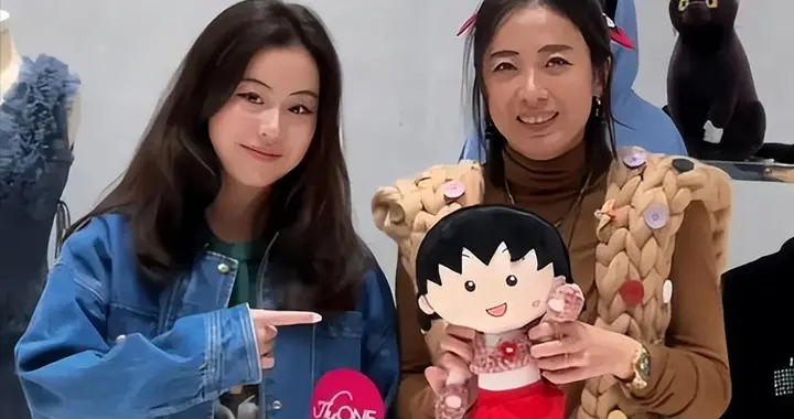 甘比大女儿17岁一脸富贵相，深受刘銮雄宠爱，比两个异母姐姐幸运