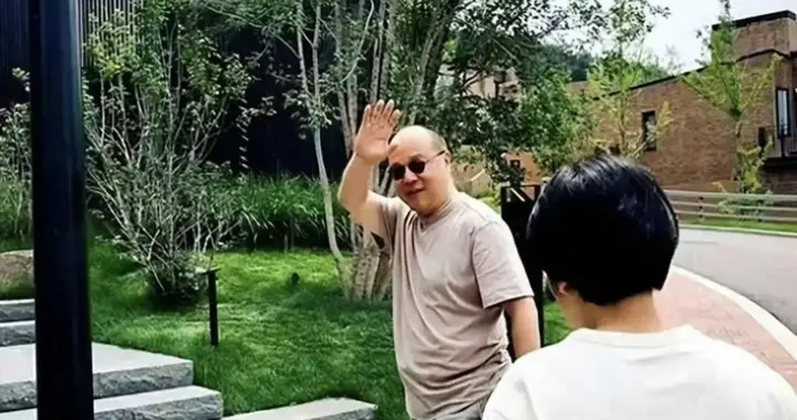 钱再多有什么用！曝55岁窦唯疑似迁居阿那亚，他给内娱人提了个醒