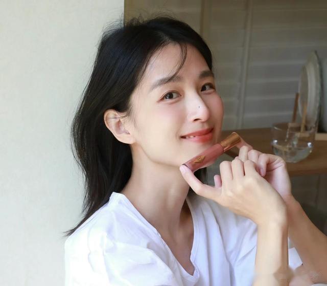 《爱情公寓》四大配角集体退圈，林宛瑜有钱不上班，羽墨开美甲店