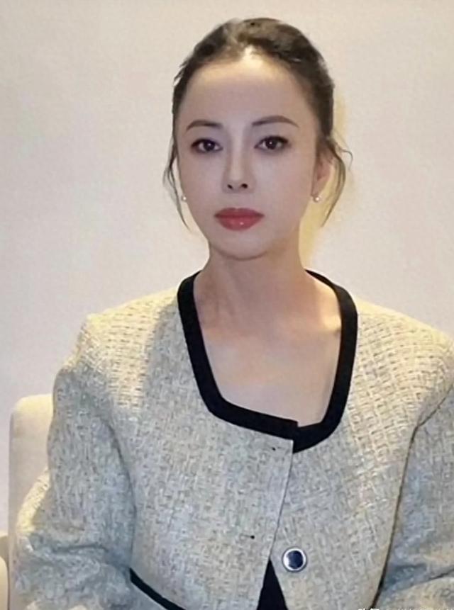 黄绮珊变吉娜？55岁整容逆袭，网友惊呼神仙技术