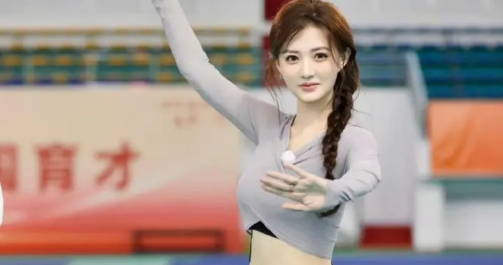 徐璐｜是幼态美的巅峰了吧，这哪是30岁，这明明是满三十减十！ ?