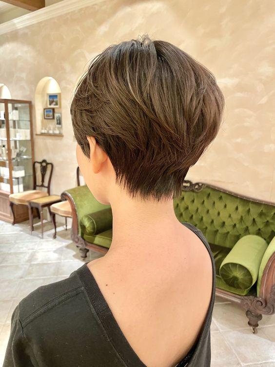 女士发型别乱剪，选这4款就对了，又美又时尚