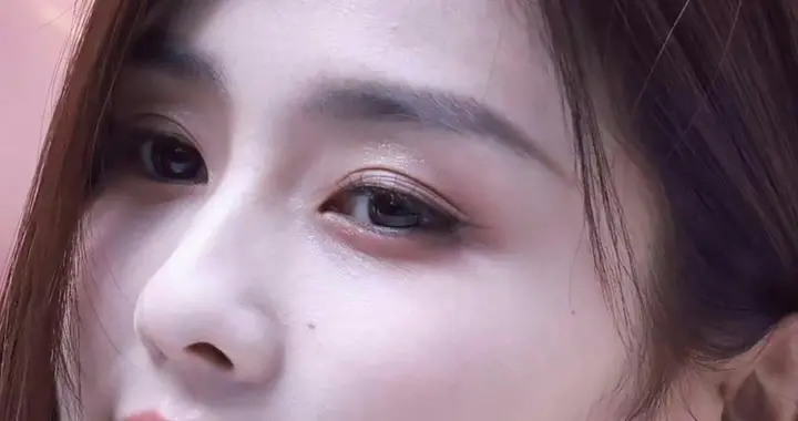 白鹿生图 毛孔好细 皮肤真好