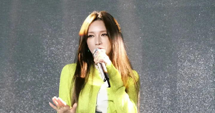 孟佳时尚潮流穿搭