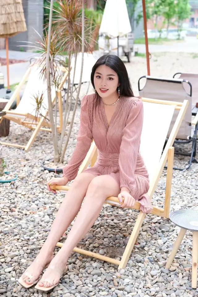 世界名模余薇薇。