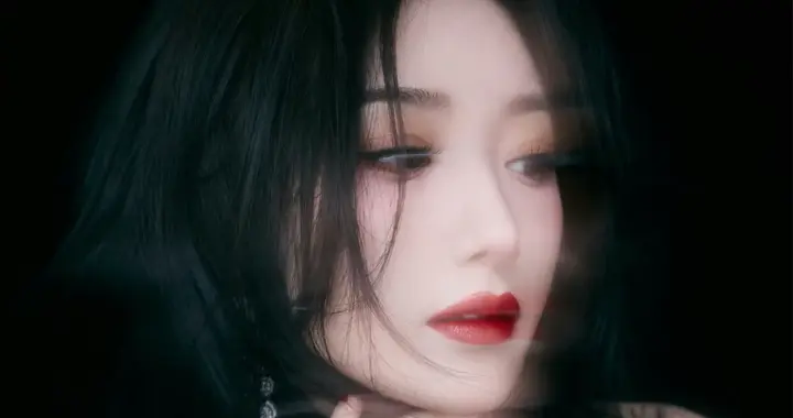 自由热烈的玫瑰红——毛晓彤