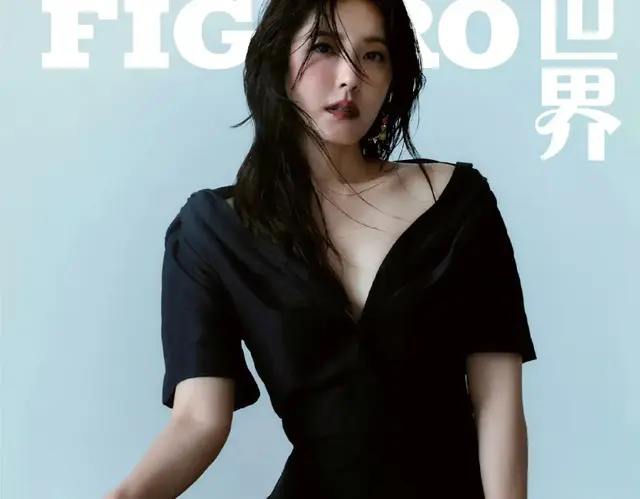 “露腰露背、湿发腮红”，曾黎的47岁正是迷死人的年纪！