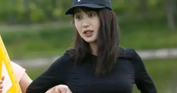 李菲儿穿瑜伽裤，这腿！这腰！黄金三围可不是吹的！