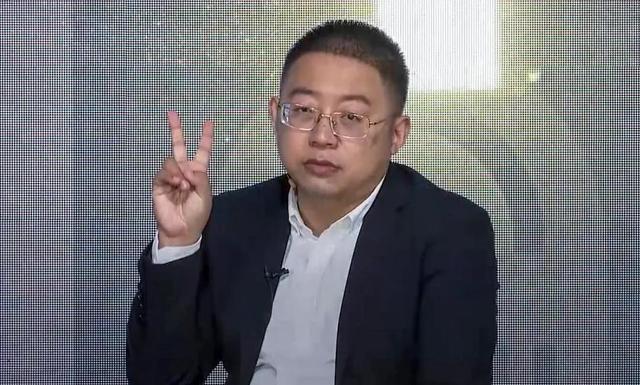 美荷网友同时发声，对中国独立研发的光刻机技术给予强烈批评！