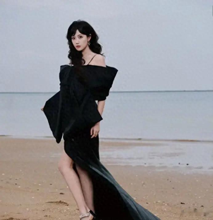 李艺彤宣布离开丝芭！签约王祖蓝、龚俊公司