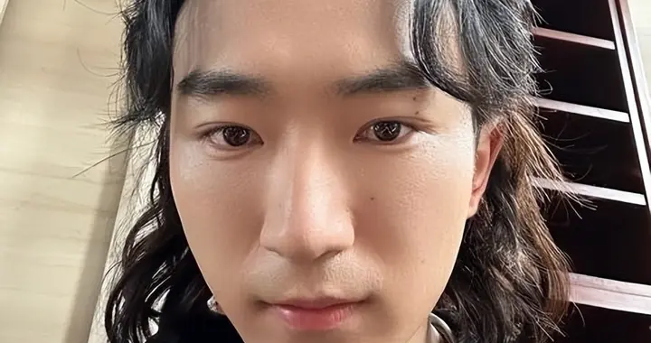 明明同一人，演完《狂飙》演《大生意人》，换个发型差点认不出