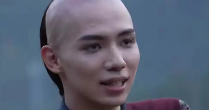 古偶丑男再添猛将，浓妆艳抹，“车座子脸”，小厮相，还糟蹋经典