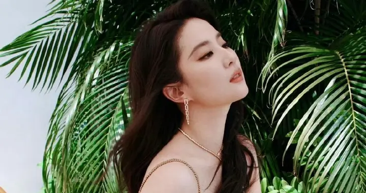 刘亦菲的唯美壁纸简直绝了，每一张都能把人迷得神魂颠倒