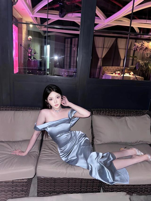 优雅夜晚，轻奢时光，尽享宁静之美。