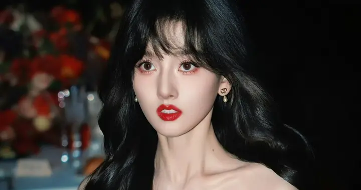 宋祖儿 这张脸太美了！可惜太瘦了