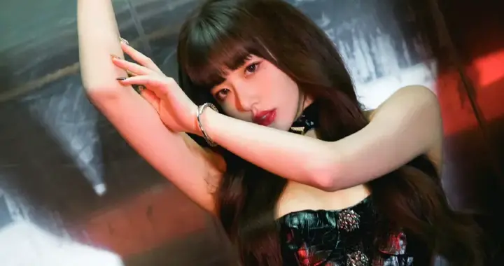 孔雪儿黑裙大长腿，身材好辣